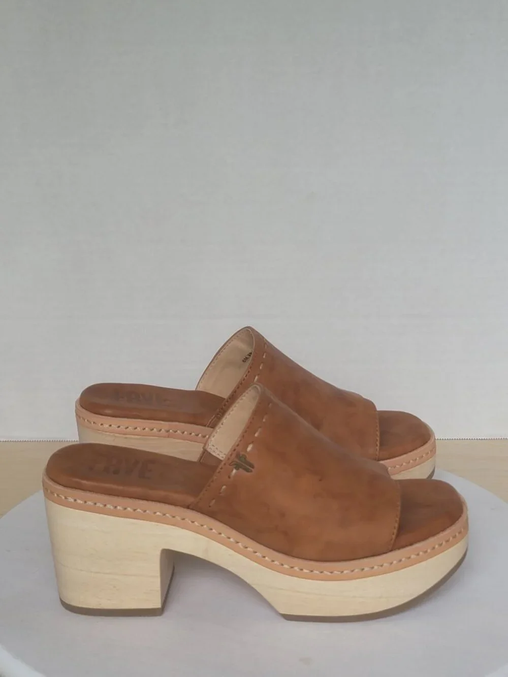 Frye Hazel Tan Leather Wood Platform Clogs Boho Mule Slide Sandal 70s Size 6M